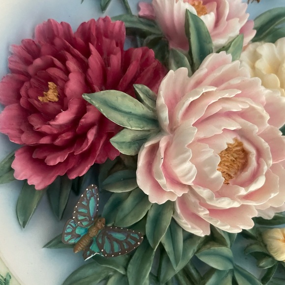 Bradford Exchange set of 2 ceramic garden plates - Picture 2 of 5